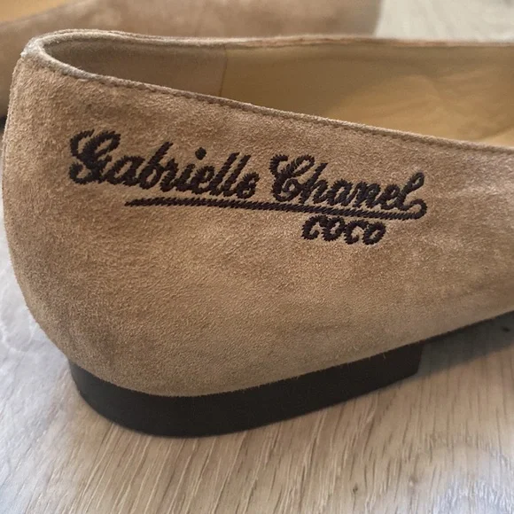 CHANEL Tan and Black Women's Shoes - Picture 10 of 16